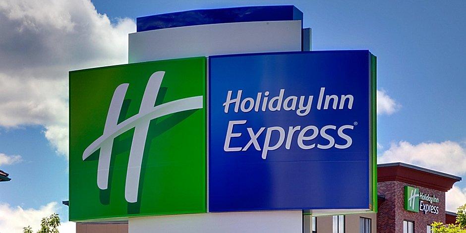Holiday Inn Express Cambridge West - Cambourne, An Ihg Hotel Экстерьер фото